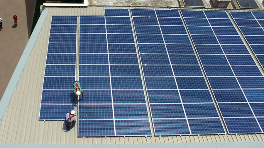 Jak wybrać instalatora PV: 8 punktów umowy, które ratują pieniądze